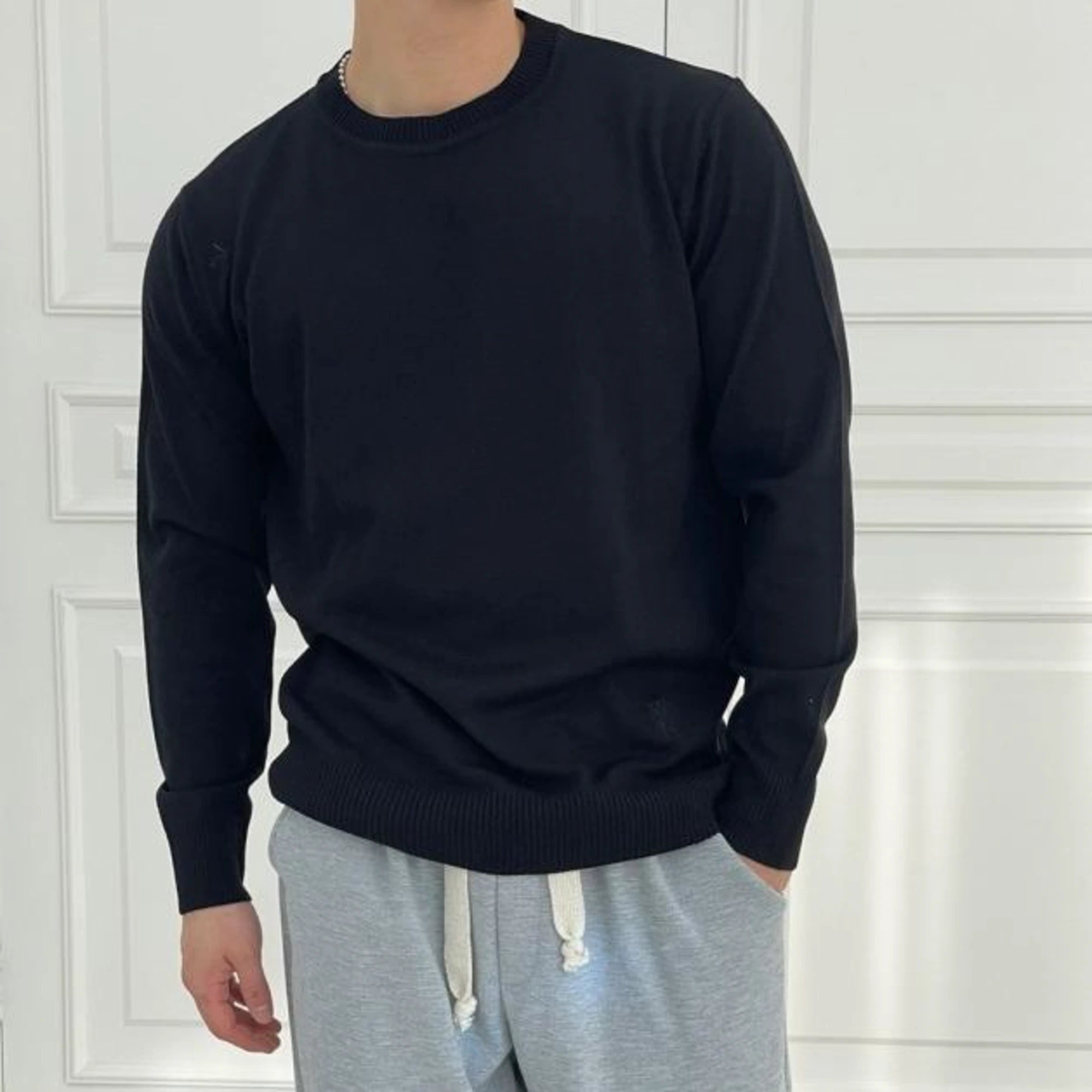 우영미 롱슬리브 스웨터 착용 이미지