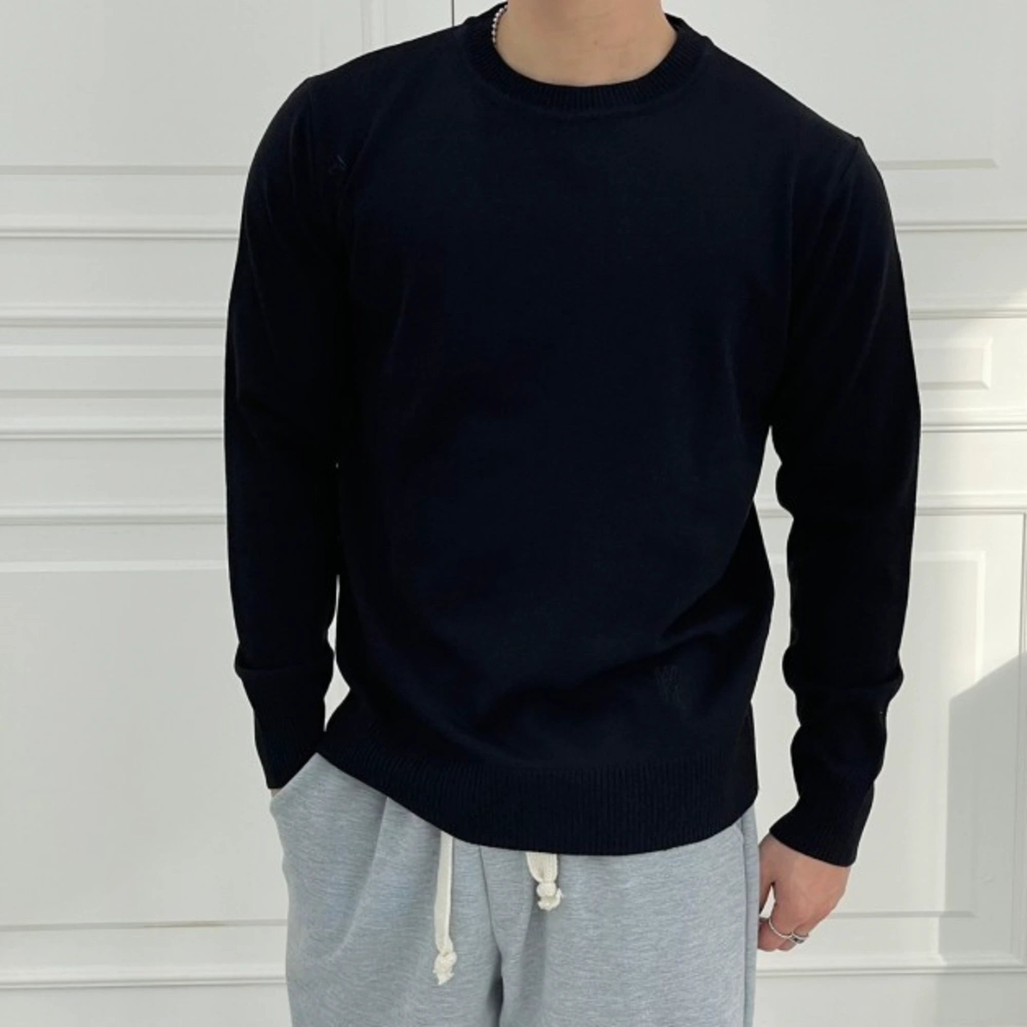 우영미 롱슬리브 스웨터 착용 이미지