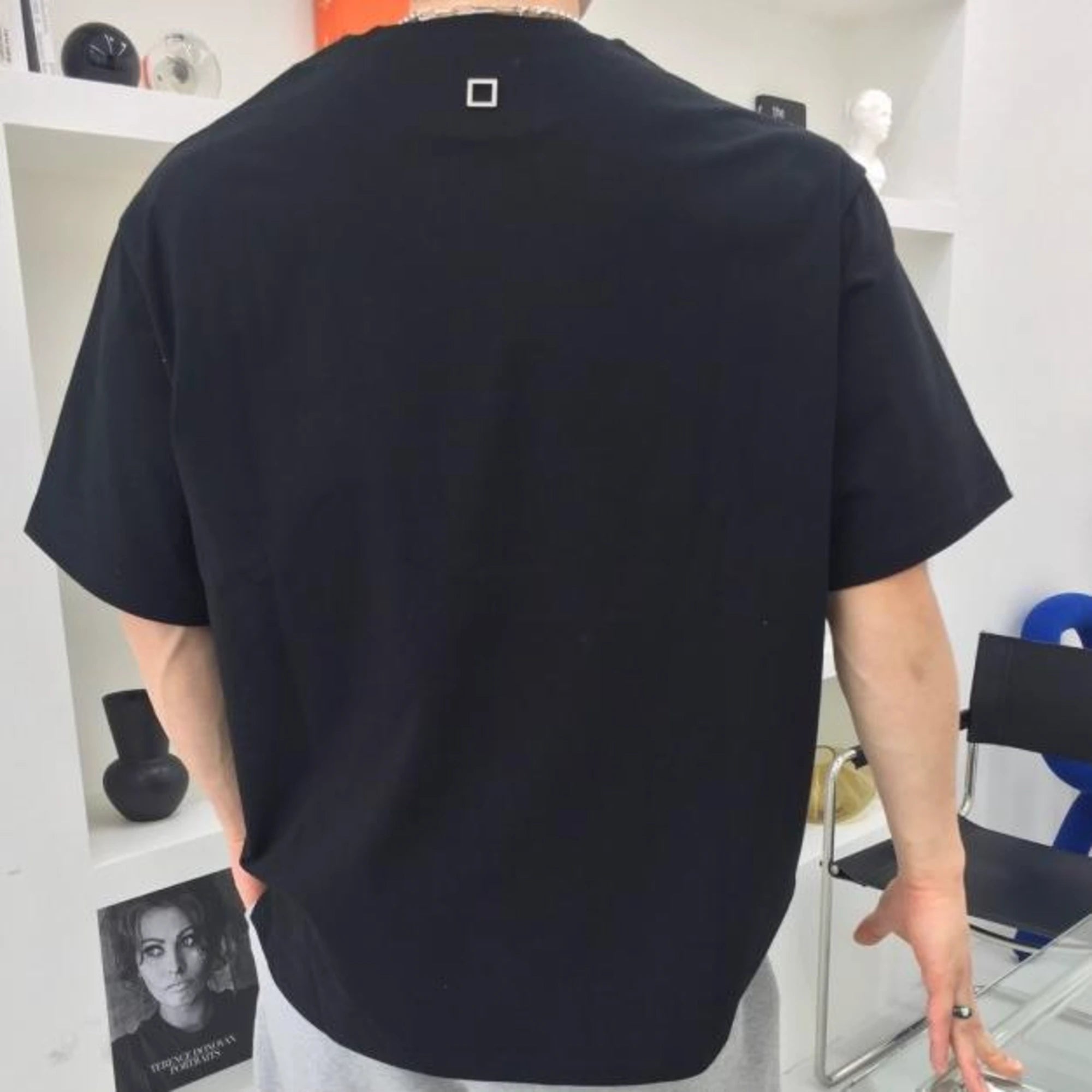 우영미 스트링 반팔 티셔츠 착용 이미지