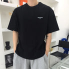 우영미 스퀘어 라벨 반팔 티셔츠 착용 이미지